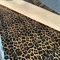 Grueso de cuero de la tela 1mm-3m m del estampado leopardo bovino para los bolsos de los zapatos